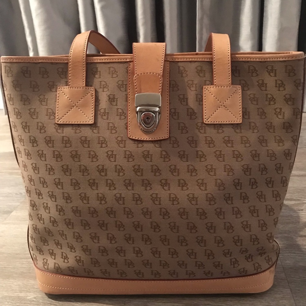 Rare Vintage Dooney & Burke Gently Used Tote! Tan